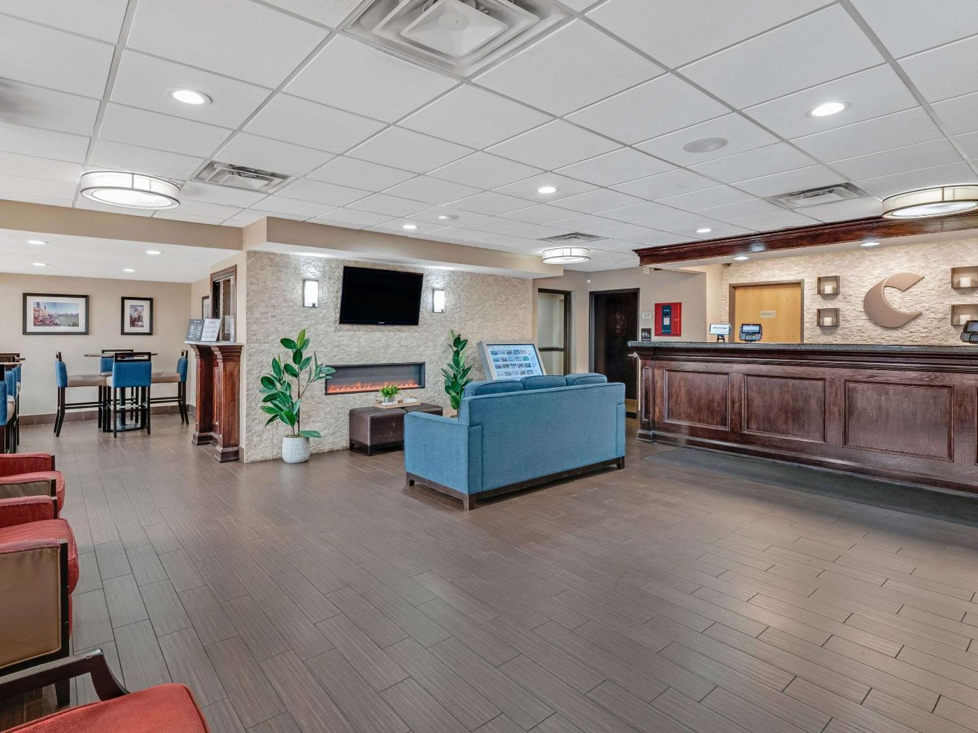 Comfort Inn Downtown Детройт Экстерьер фото